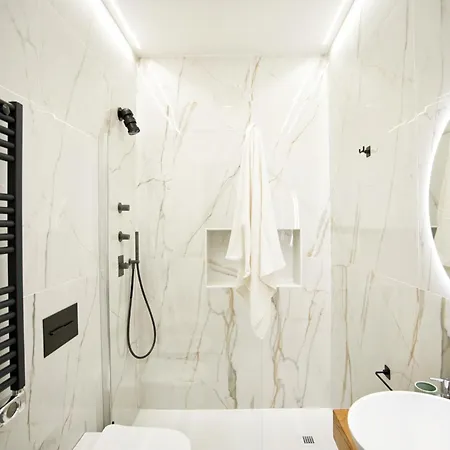 Daire Lux Center, 2camere, 2bagni, Train Station Smn *