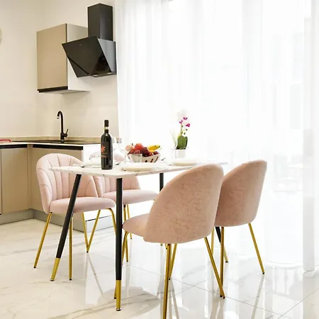 Daire Lux Center, 2camere, 2bagni, Train Station Smn Floransa