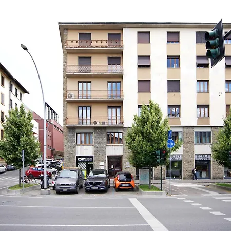 Daire Lux Center, 2camere, 2bagni, Train Station Smn *