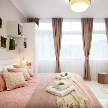 Lux Center, 2camere, 2bagni, Train Station Smn Apartmán